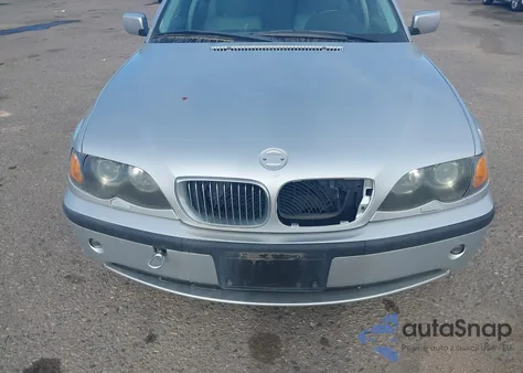 2003 BMW 325Xit z USA, uszkodzony, nr VIN WBAEP33423PF02649